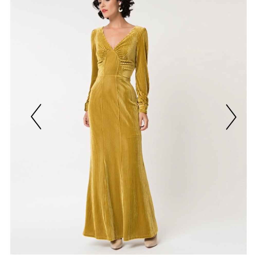 Unique Vintage Voodoo Vintage 1930s Velvet Dress